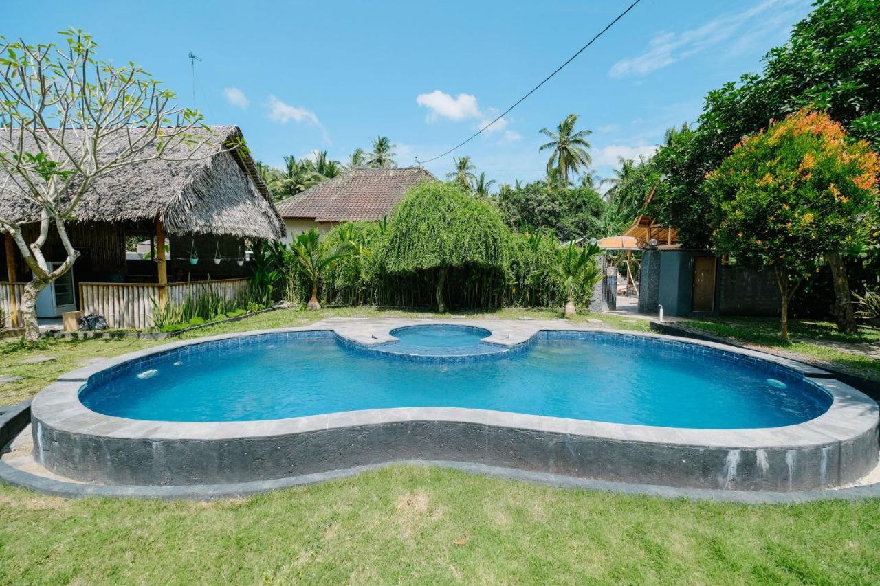 Adi Bungalow Nusa Penida Redpartner Ped Buitenkant foto