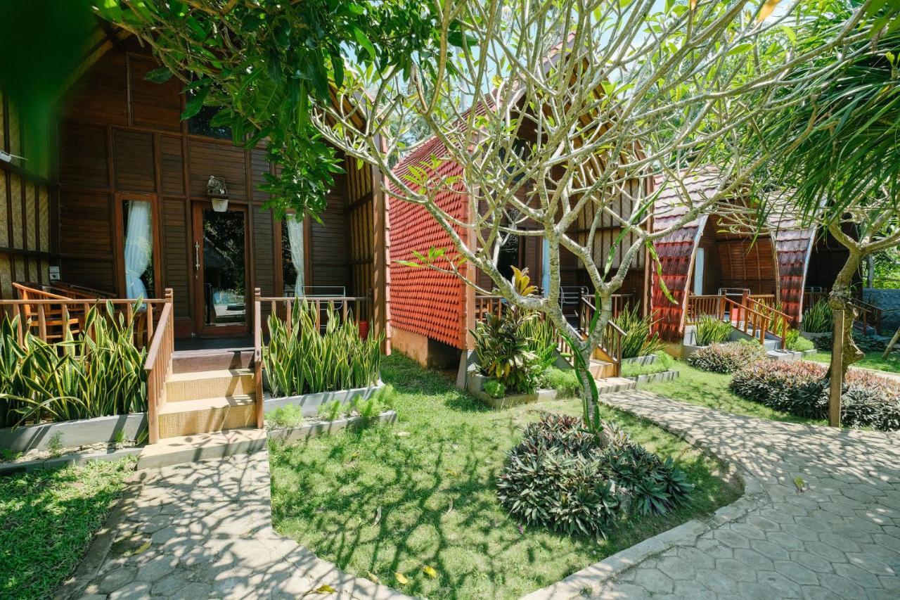 Adi Bungalow Nusa Penida Redpartner Ped Buitenkant foto