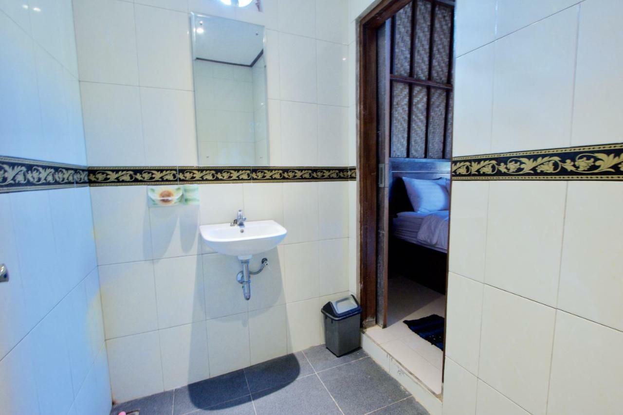 Adi Bungalow Nusa Penida Redpartner Ped Buitenkant foto