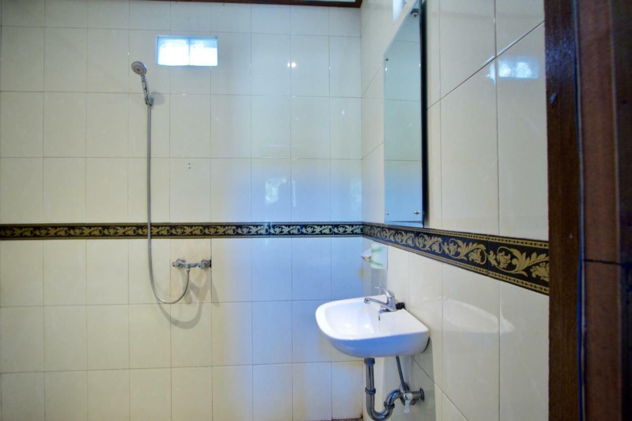 Adi Bungalow Nusa Penida Redpartner Ped Buitenkant foto
